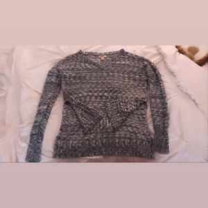 I’m selling my barely used blue sweater!